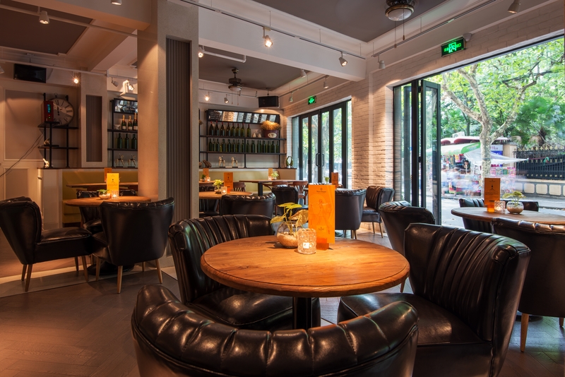 Dining Space Design: Furniture Selection Tips to Enhance the Restaurant Atmosphere